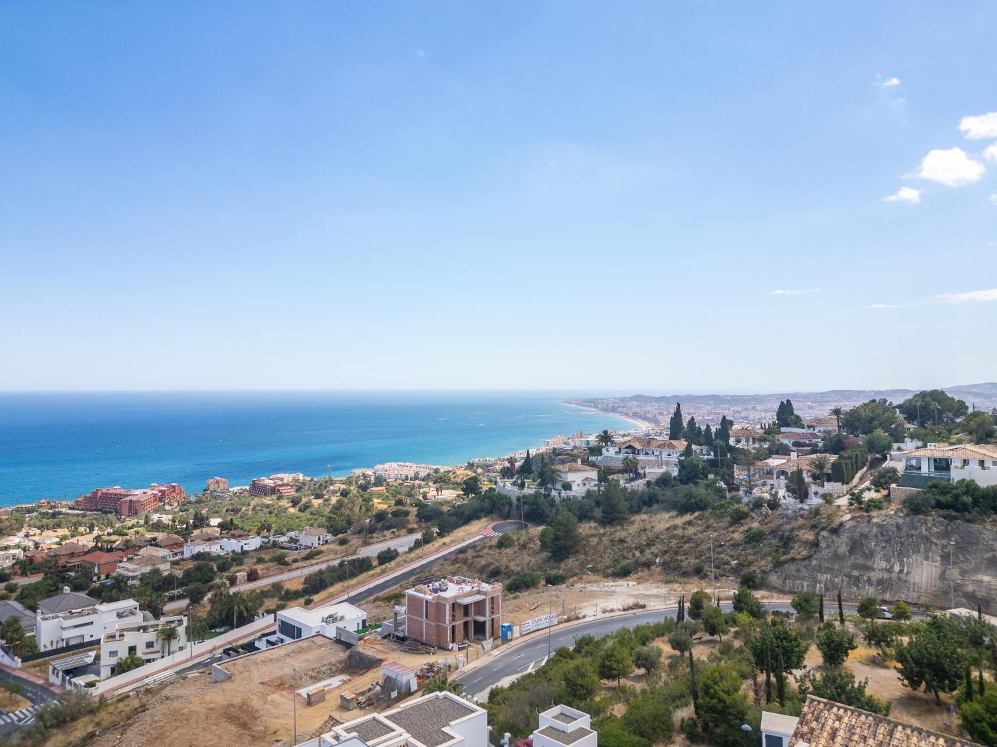 Panoramic Sea View 4 Bedroom Stupa Duplex With Jacuzzi *