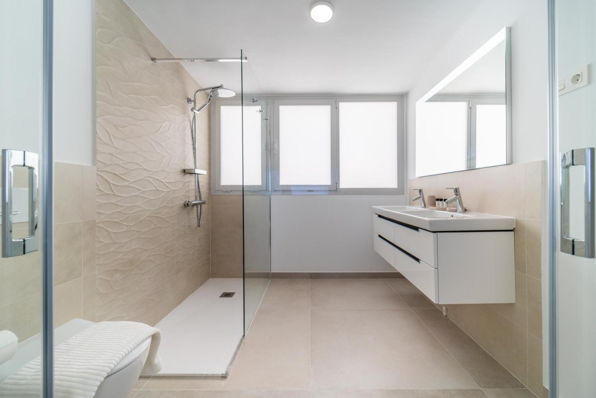 Apartment Panoramic Sea View 4 Bedroom Stupa Duplex With Jacuzzi *