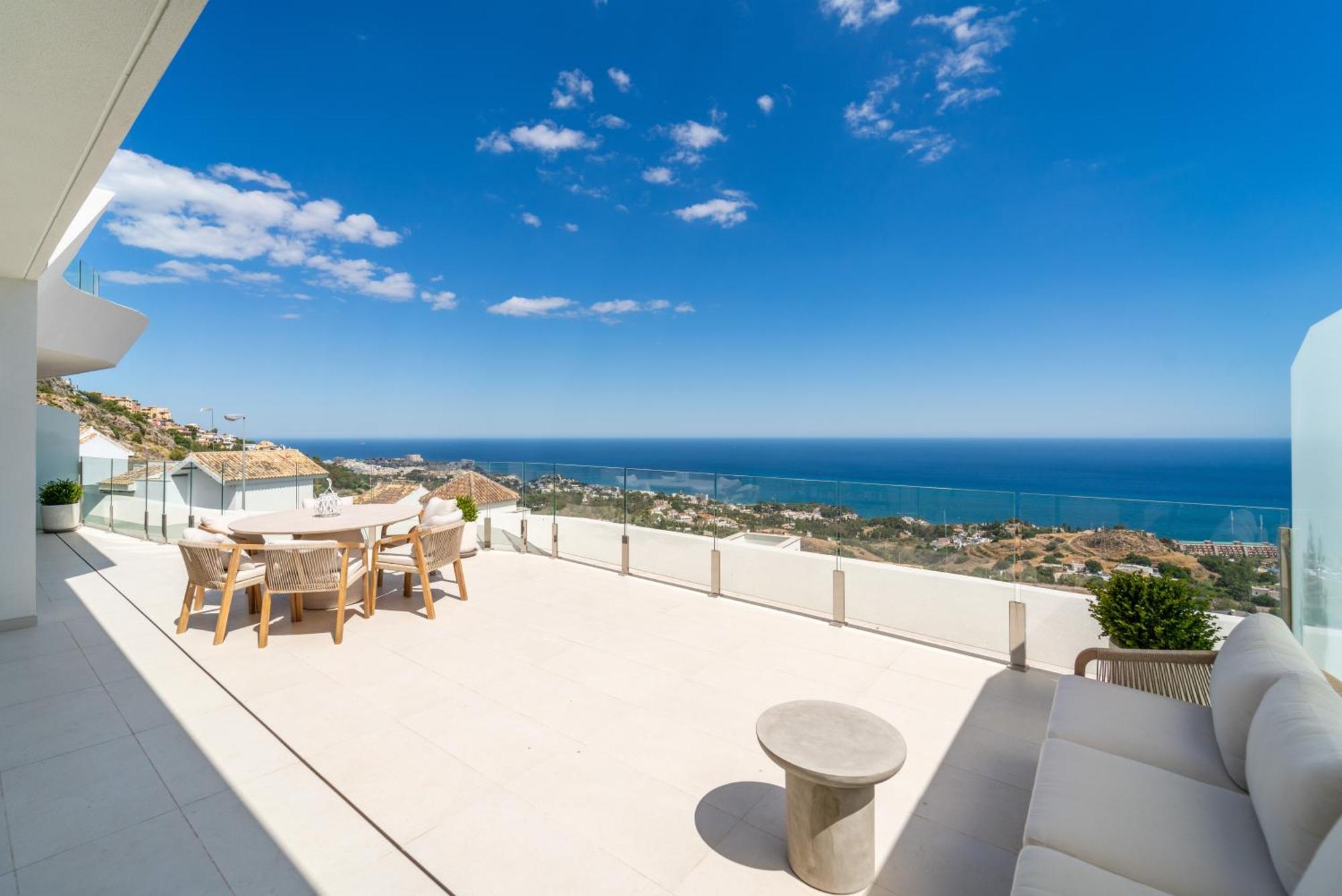 Apartment Panoramic Sea View 4 Bedroom Stupa Duplex With Jacuzzi *