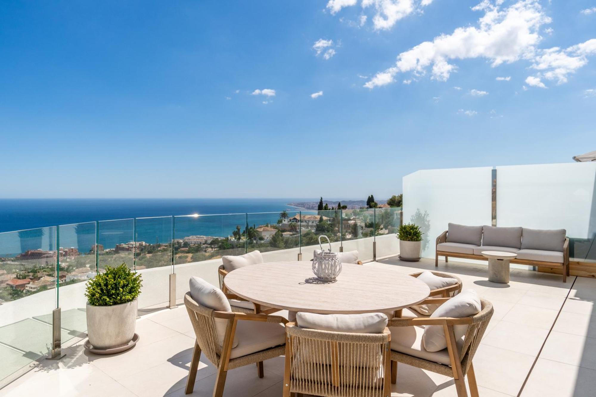 Apartment Panoramic Sea View 4 Bedroom Stupa Duplex With Jacuzzi