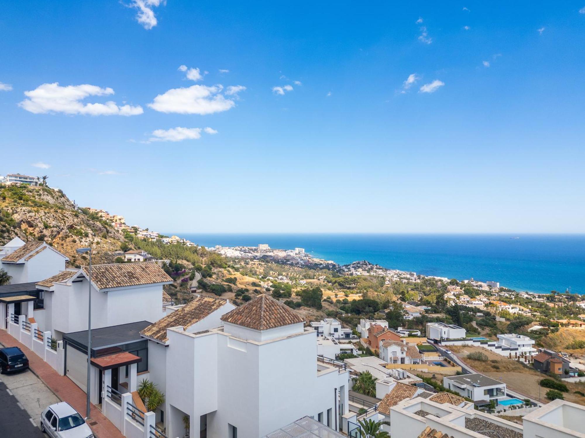 Apartment Panoramic Sea View 4 Bedroom Stupa Duplex With Jacuzzi Benalmadena